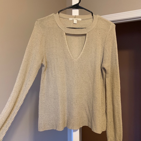 Francesca’s sweater - Picture 1 of 2